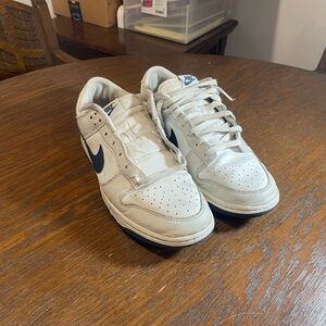 Nike dunks

Size 10.5